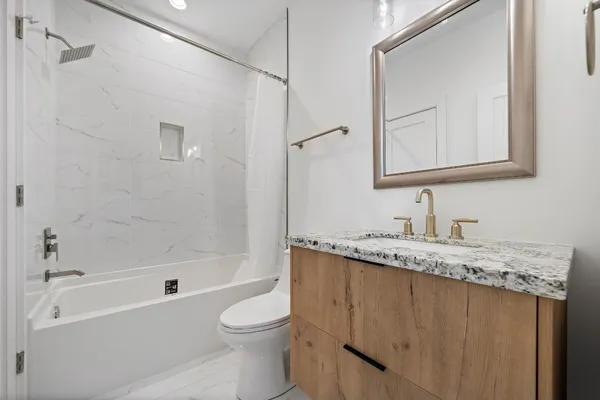 $1,300 | 207 East 38th Street, Unit B, Houston, TX 77018