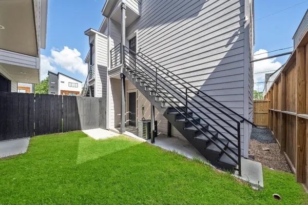 $1,300 | 207 East 38th Street, Unit B, Houston, TX 77018
