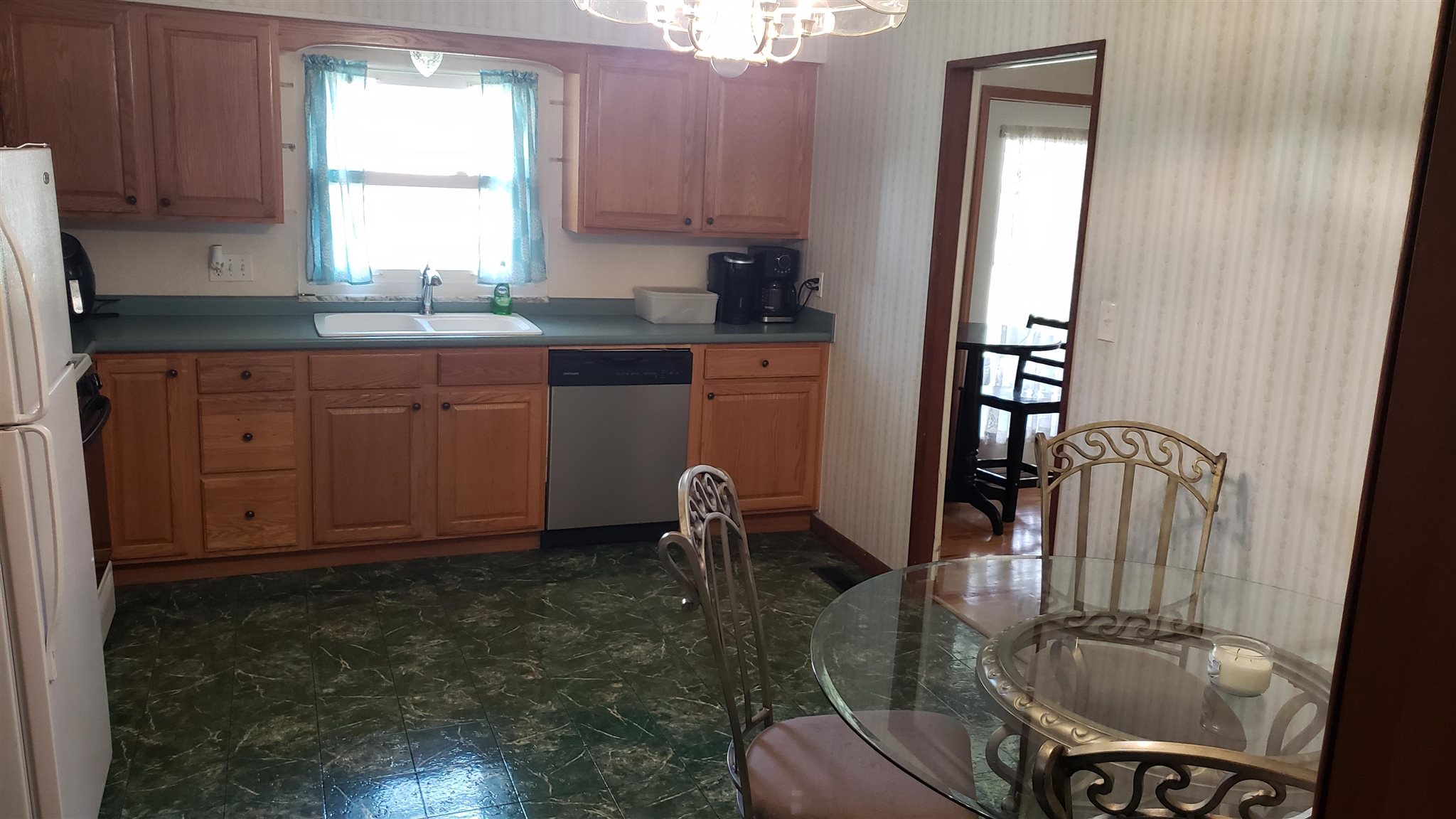 413 Forest View Drive Bedford, IN 47421 - Photo 4 of 20