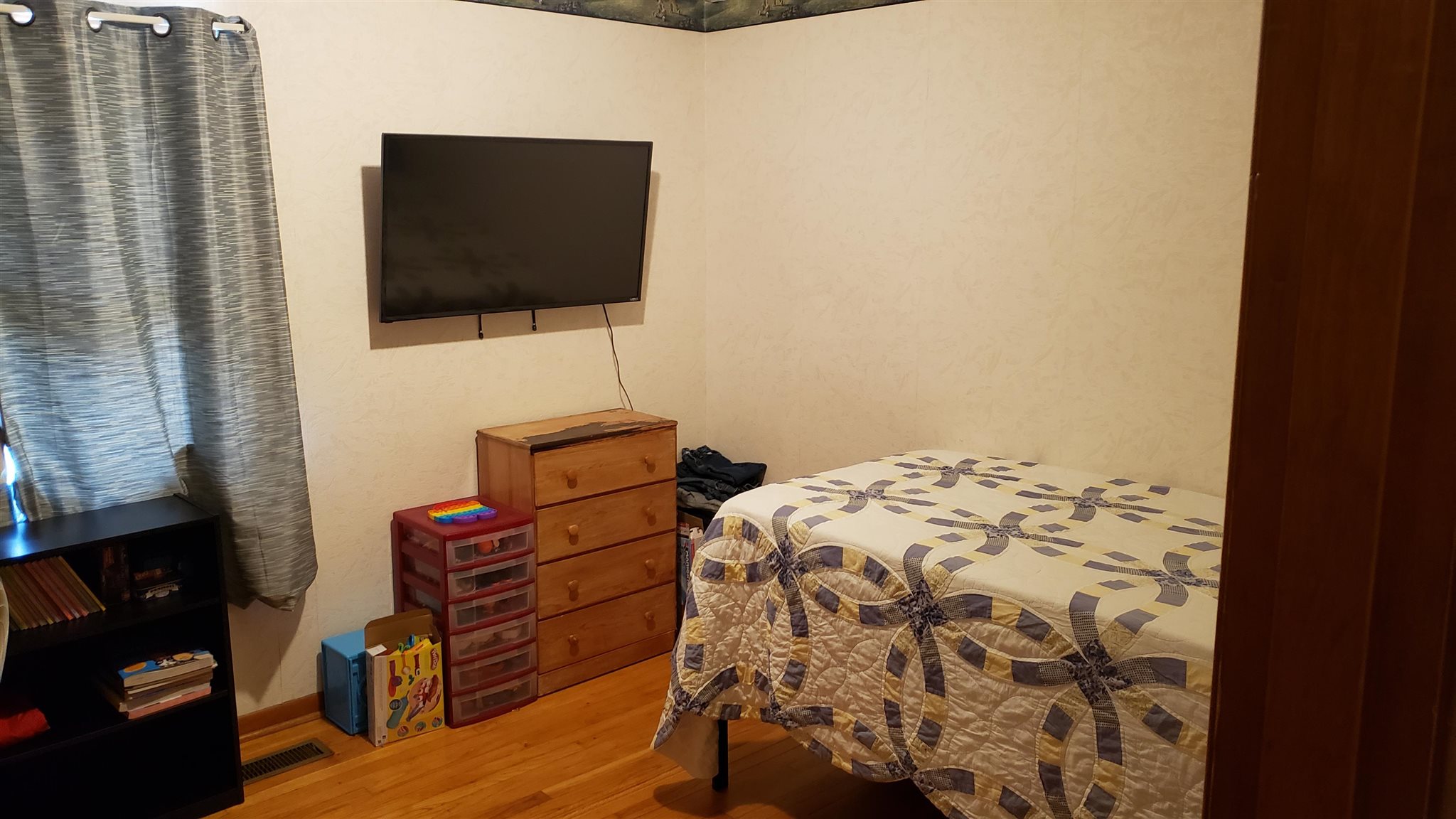 413 Forest View Drive Bedford, IN 47421 - Photo 10 of 20