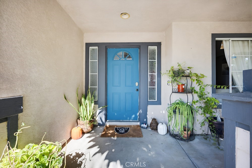 1216 Lilac Ridge Drive Perris, CA 92571 - Photo 4 of 35