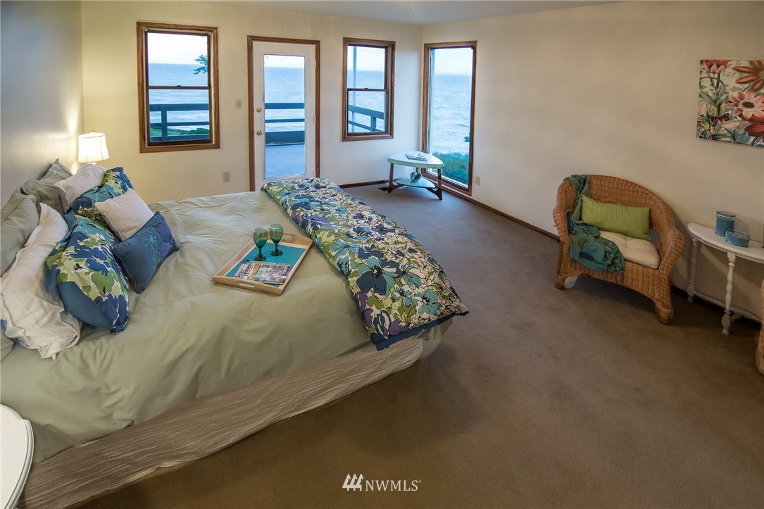 1441 West Beach Road Oak Harbor, WA 98277 - Photo 17 of 24 Gallery Image 17