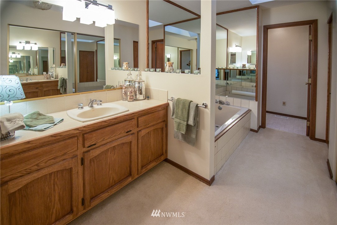 1441 West Beach Road Oak Harbor, WA 98277 - Photo 18 of 24 Gallery Image 18