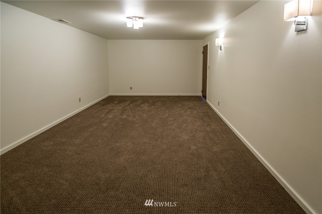 1441 West Beach Road Oak Harbor, WA 98277 - Photo 21 of 24 Gallery Image 21