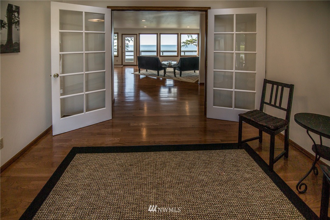 1441 West Beach Road Oak Harbor, WA 98277 - Photo 9 of 24 Gallery Image 9