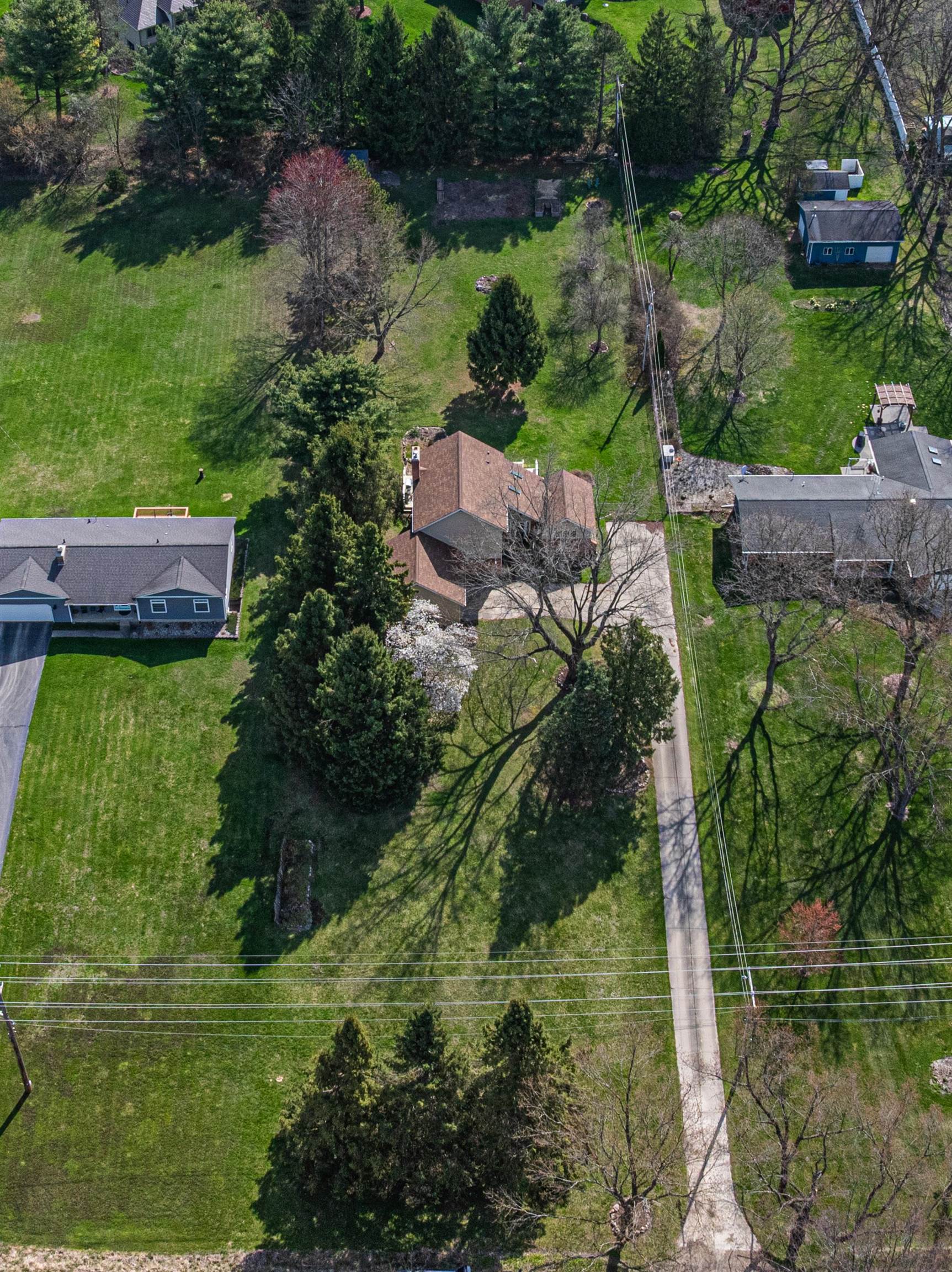 5590 Edgar Road Clarkston, MI 48346 - Photo 43 of 51 50172448-9a2f6ab9-7205-4ed5-8e9f-e51d7d490c05.JPG