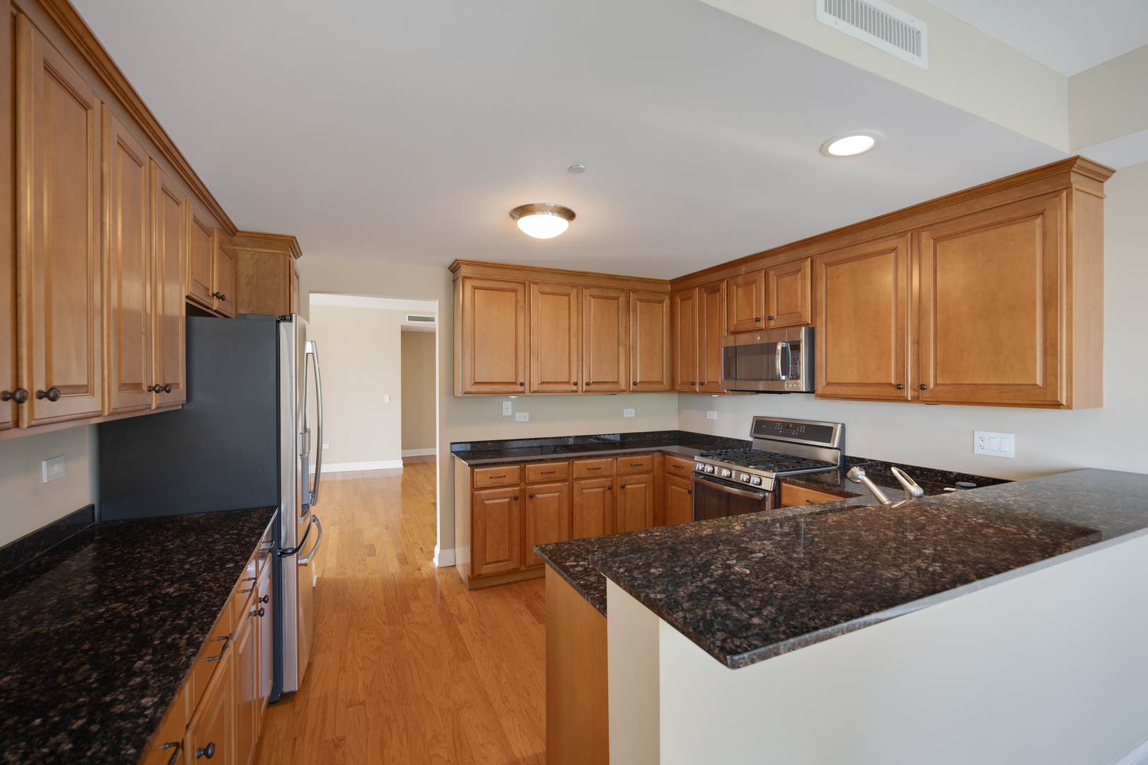 125 North Buffalo Grove Road, Unit 213 Buffalo Grove, IL 60089 - Photo 5 of 27
