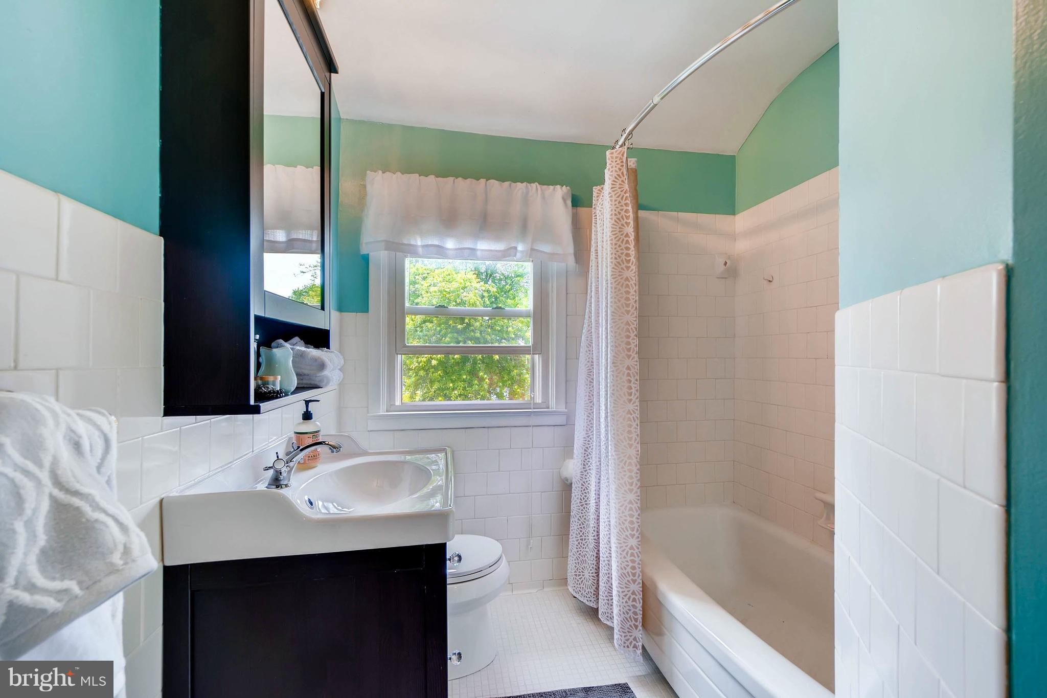 8517 Kings Ridge Road Baltimore, MD 21234 - Photo 19 of 30 Bath