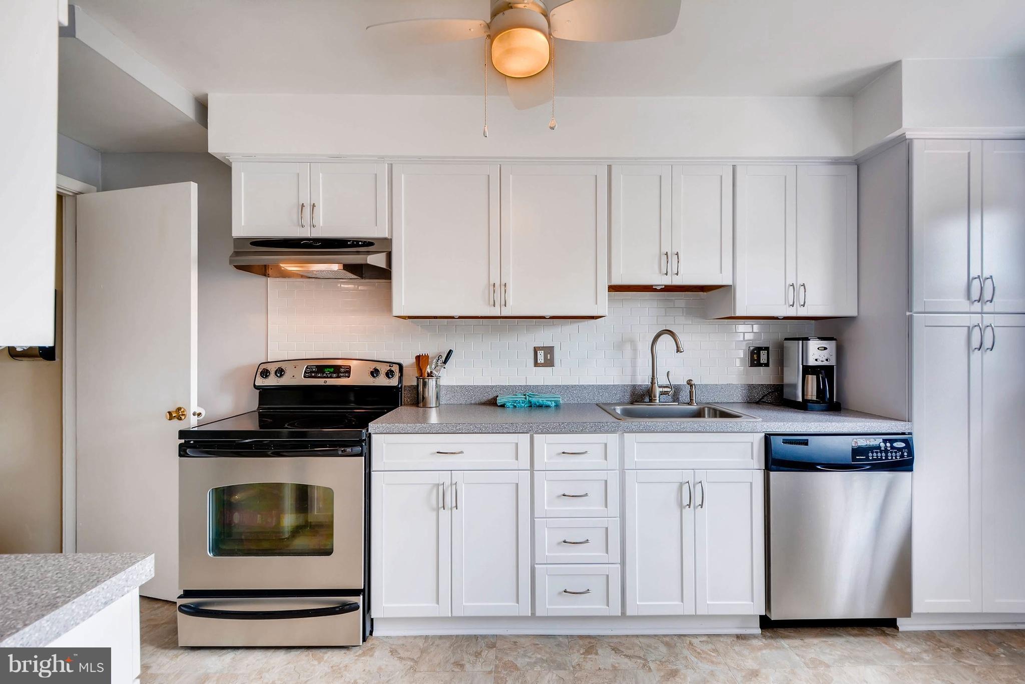 8517 Kings Ridge Road Baltimore, MD 21234 - Photo 5 of 30 Kitchen