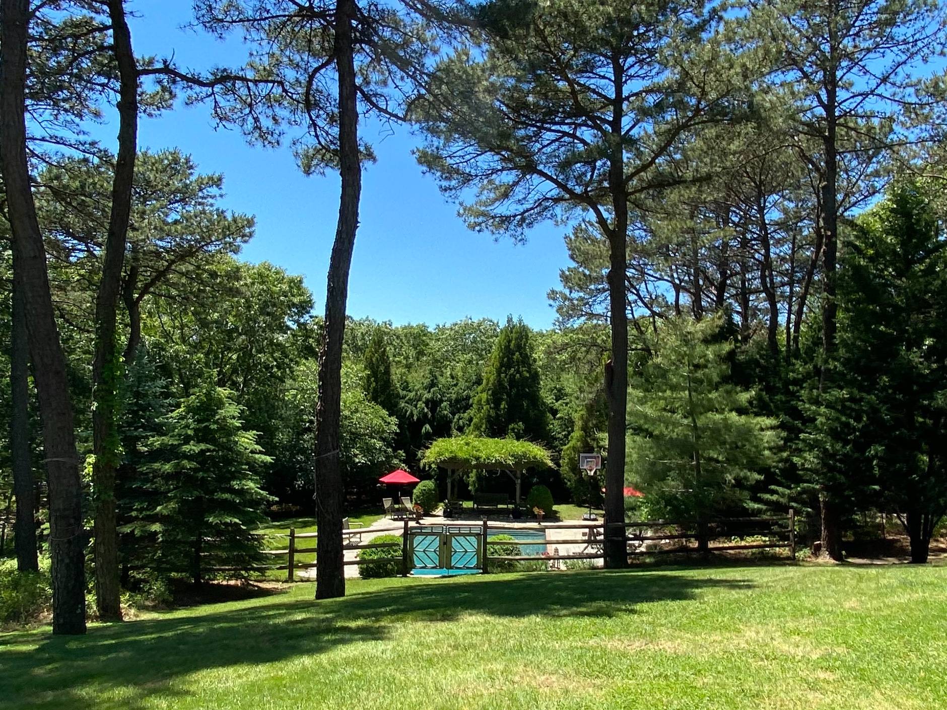 200 Great Hill Road Southampton, NY 11968 - Photo 15 of 44 a view of a park with large trees