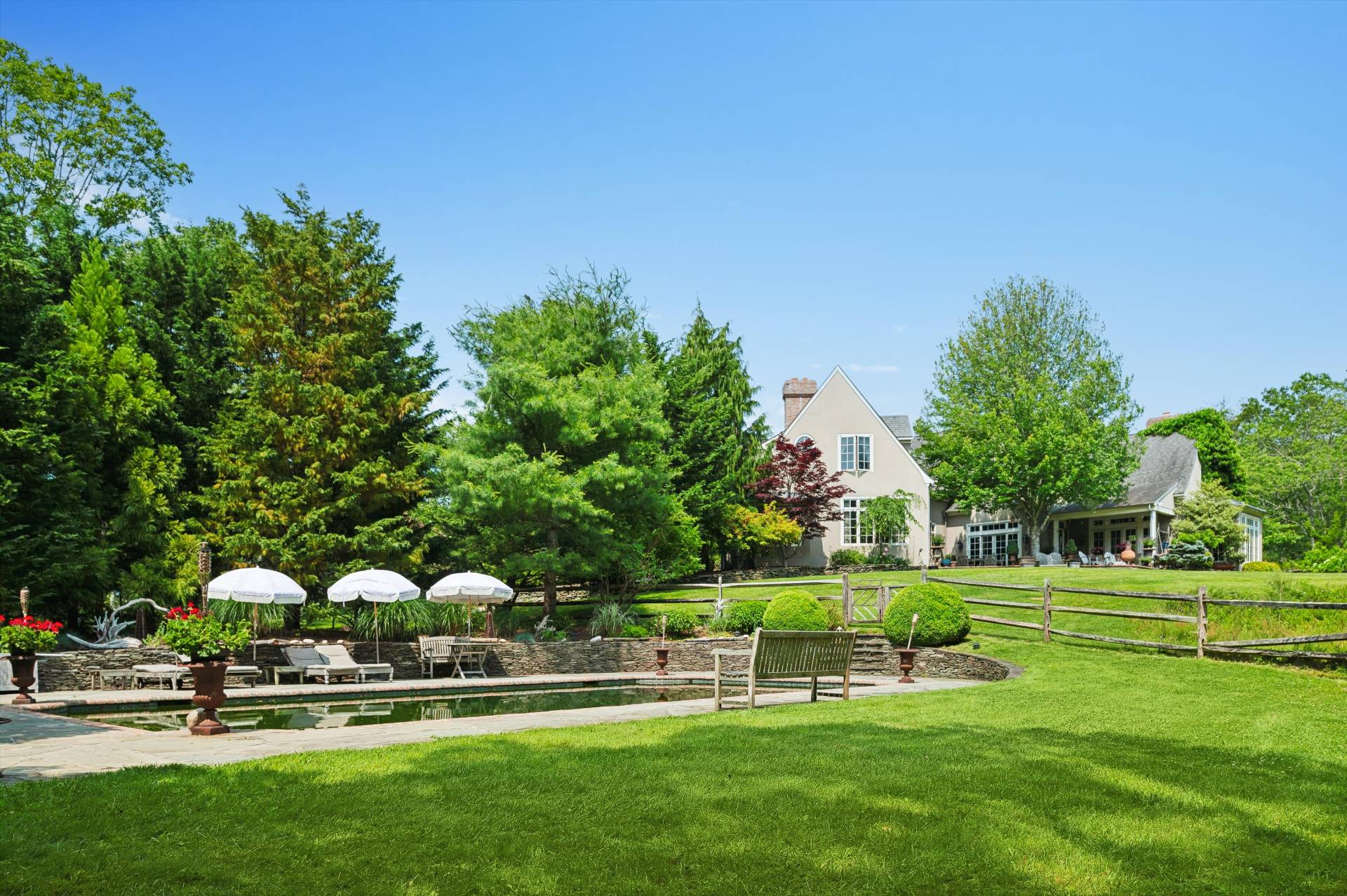 200 Great Hill Road Southampton, NY 11968 - Photo 31 of 44 a garden view with a seating space