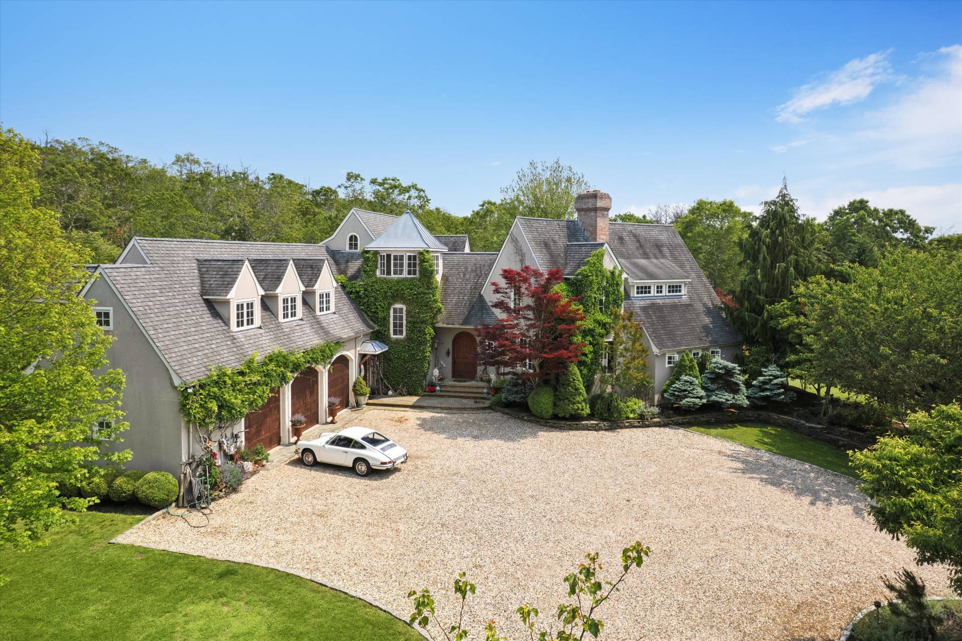 200 Great Hill Road Southampton, NY 11968 - Photo 37 of 44 an aerial view of a house with yard and lake view
