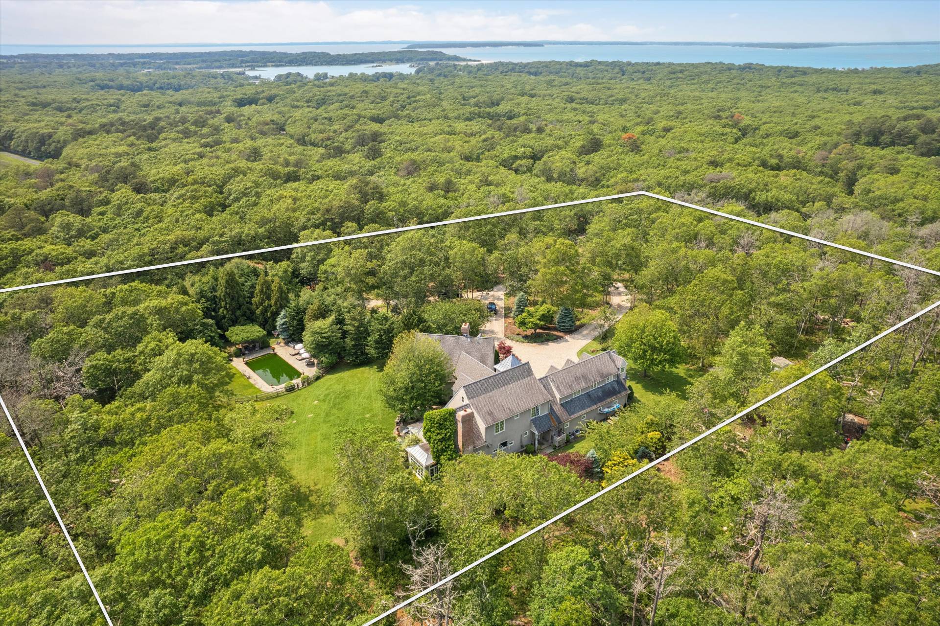 200 Great Hill Road Southampton, NY 11968 - Photo 41 of 44 a view of a city