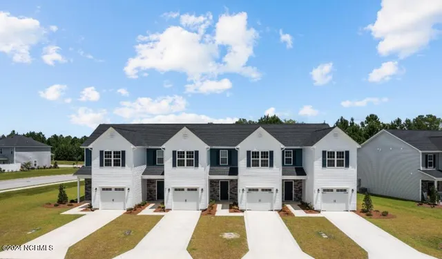 $1,645 | 205 Verrazzano Lane, Jacksonville, NC 28546
