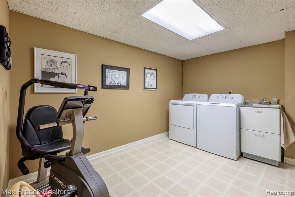 944 Green View Court Rochester Hills, MI 48307 - Photo 27 of 36