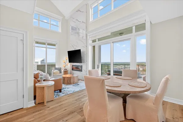 $809,900 | 300 South Duval Street, Unit 2209, Tallahassee, FL 32301