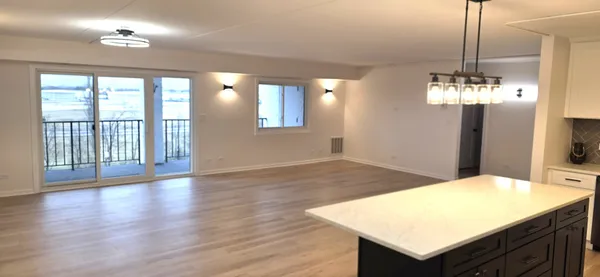 $349,000 | 375 Plum Creek Drive, Unit 412, Wheeling, IL 60090