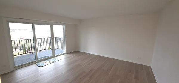 $349,000 | 375 Plum Creek Drive, Unit 412, Wheeling, IL 60090