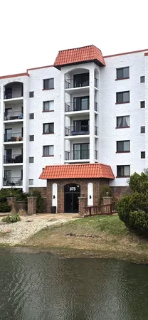 $349,000 | 375 Plum Creek Drive, Unit 412, Wheeling, IL 60090