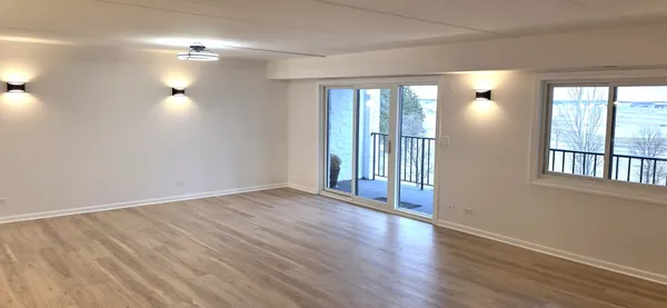 $349,000 | 375 Plum Creek Drive, Unit 412, Wheeling, IL 60090