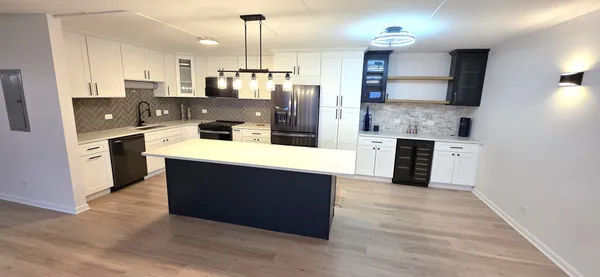 $349,000 | 375 Plum Creek Drive, Unit 412, Wheeling, IL 60090