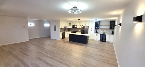 $349,000 | 375 Plum Creek Drive, Unit 412, Wheeling, IL 60090