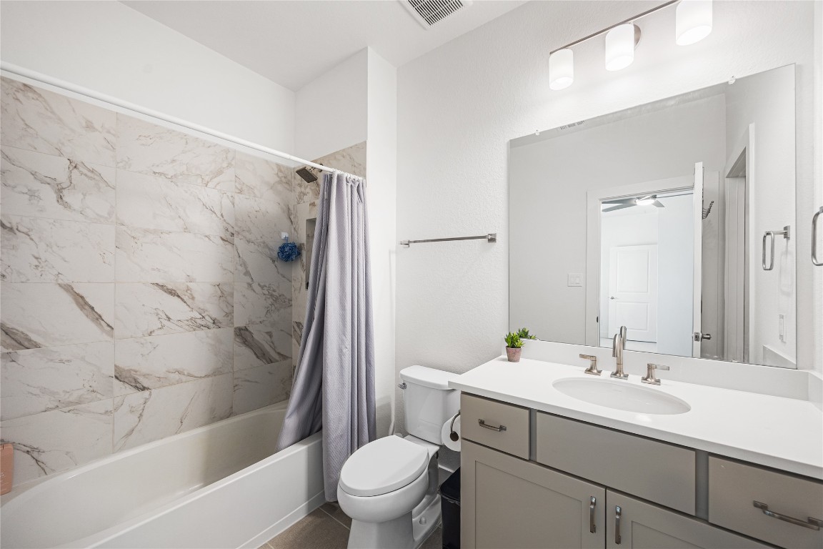 4114 Pleasant Ridge Drive Spring, TX 77386 - Photo 28 of 48 3rd bedroom ensuite bathroom.