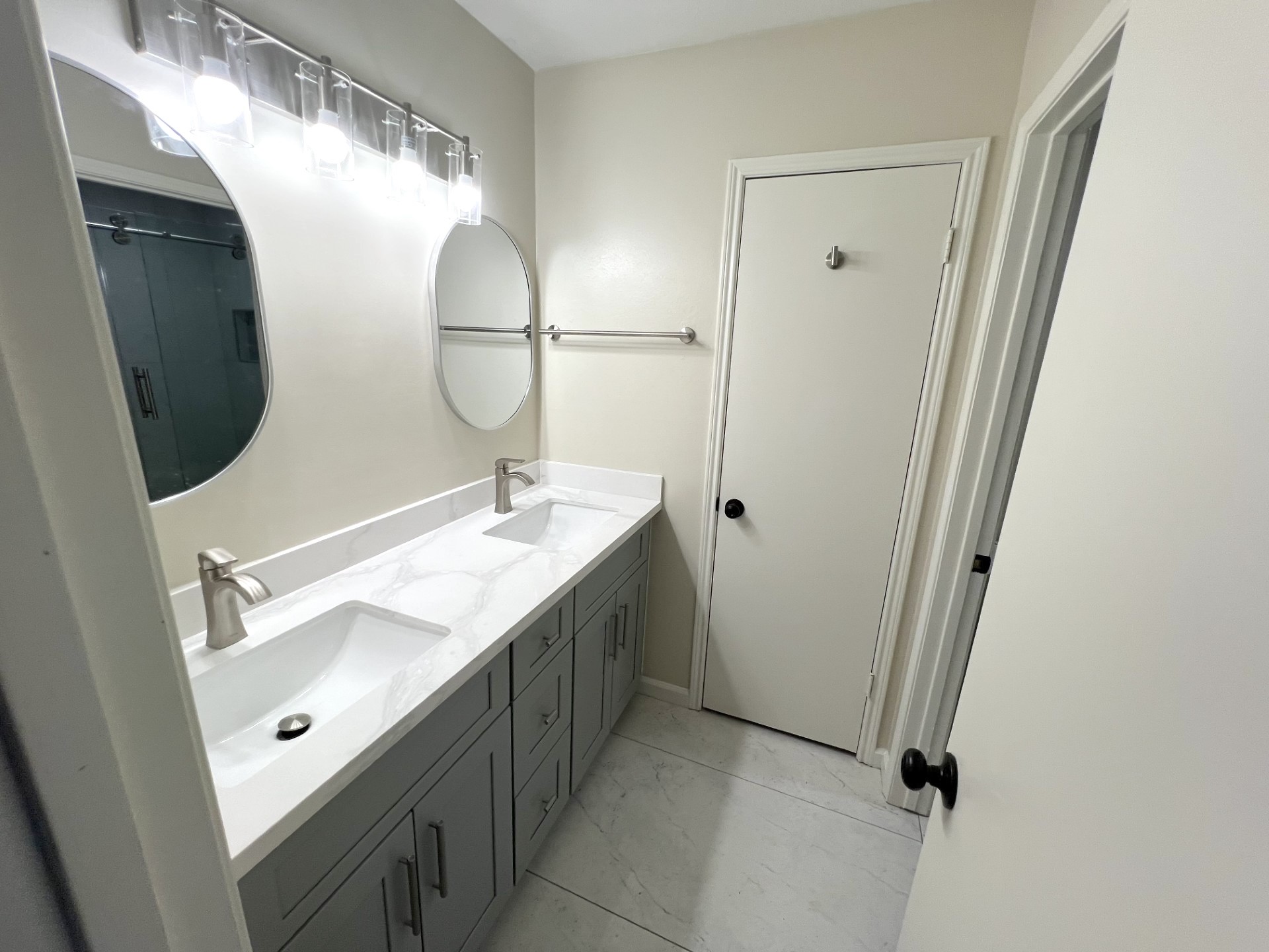 1635 Ainsdale Drive Houston, TX 77077 - Photo 20 of 32 Renovated Guest Bath