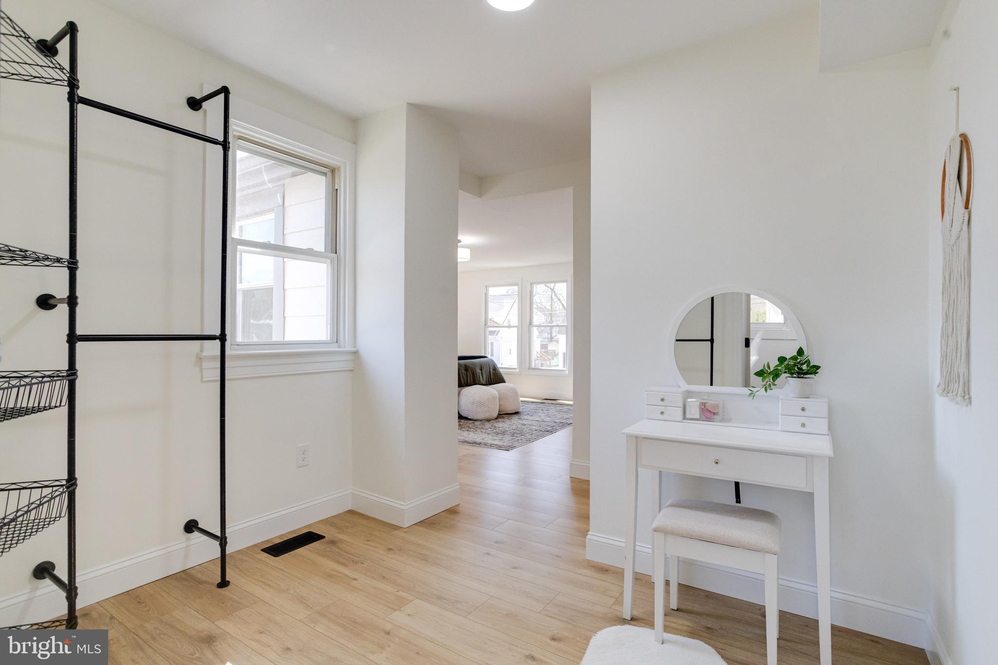 1729 Winans Avenue Halethorpe, MD 21227 - Photo 20 of 40 a room with a table and chairs