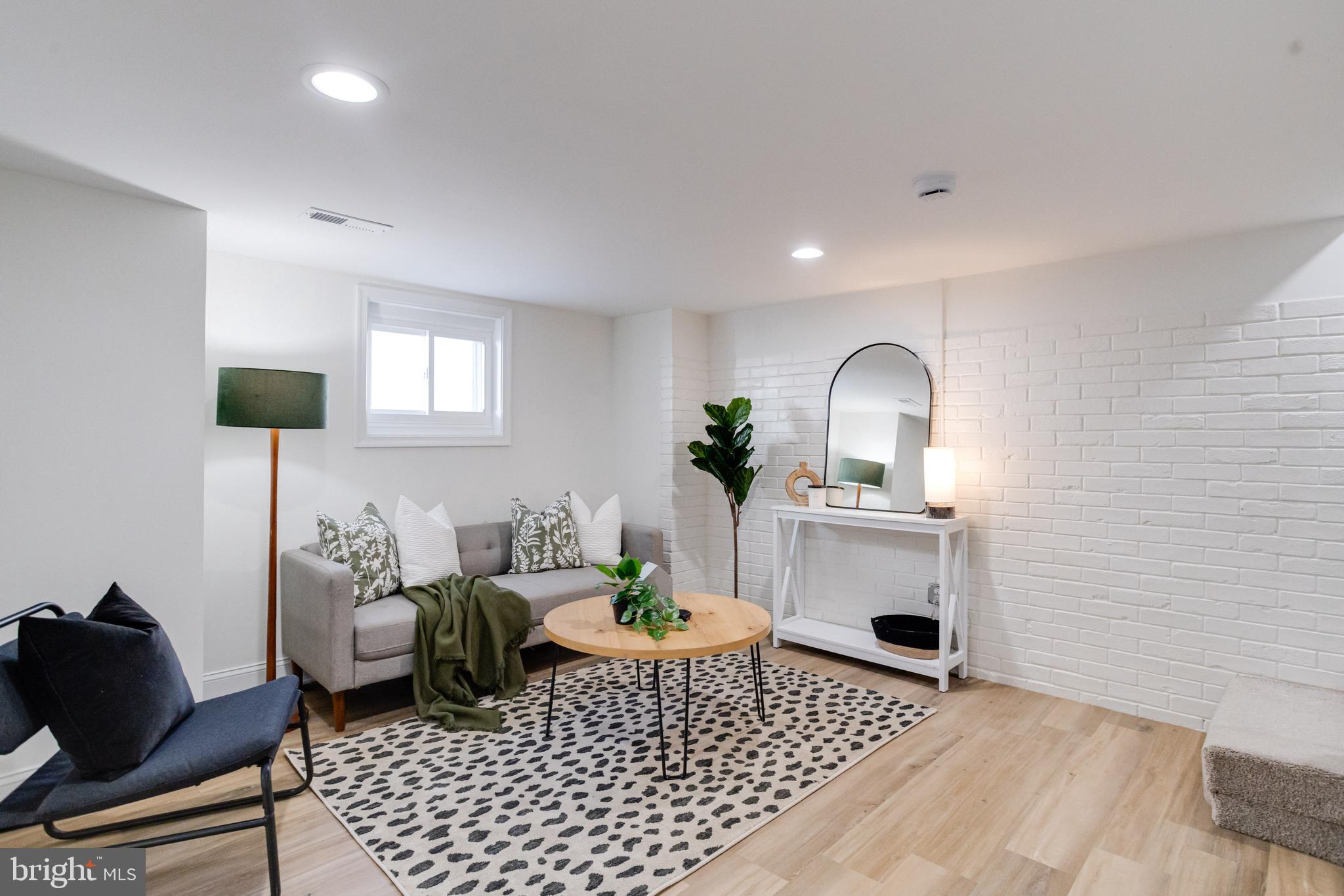 1729 Winans Avenue Halethorpe, MD 21227 - Photo 33 of 40 a living room with furniture