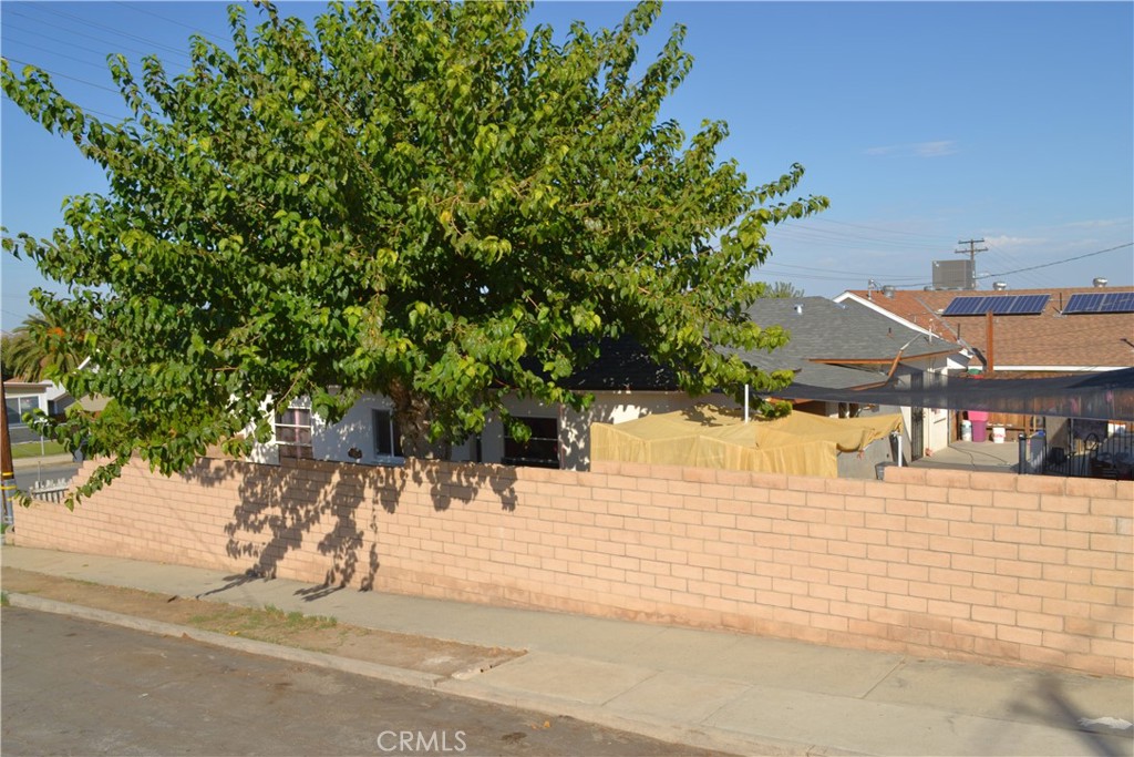 431 E Street Taft, CA 93268 - Photo 5 of 12 a view of outdoor space yard and street