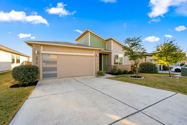 $2,150 | 2925 Egan Drive, Pflugerville, TX 78660