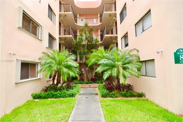 $2,200 | 8520 Southwest 133rd Avenue Road, Unit 305, Miami, FL 33183