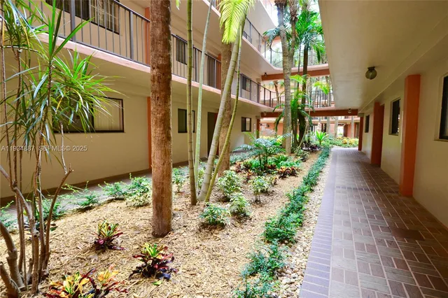 $2,200 | 8520 Southwest 133rd Avenue Road, Unit 305, Miami, FL 33183