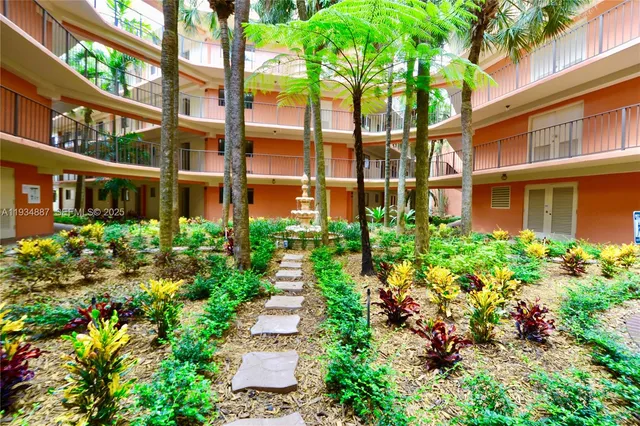$2,200 | 8520 Southwest 133rd Avenue Road, Unit 305, Miami, FL 33183