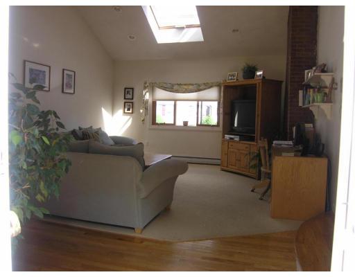 18 Carson Road Woburn, MA 01801 - Photo 11 of 27
