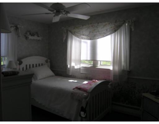 18 Carson Road Woburn, MA 01801 - Photo 14 of 27