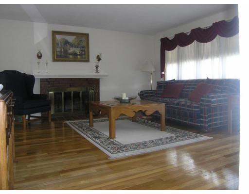 18 Carson Road Woburn, MA 01801 - Photo 8 of 27
