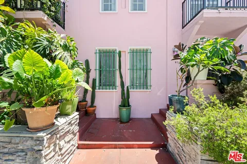 $1,250,000 | 6104 Winans Drive, Los Angeles, CA 90068
