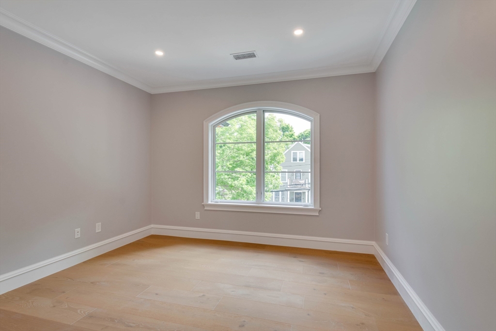 81 Summit Avenue Brookline, MA 02446 - Photo 16 of 37