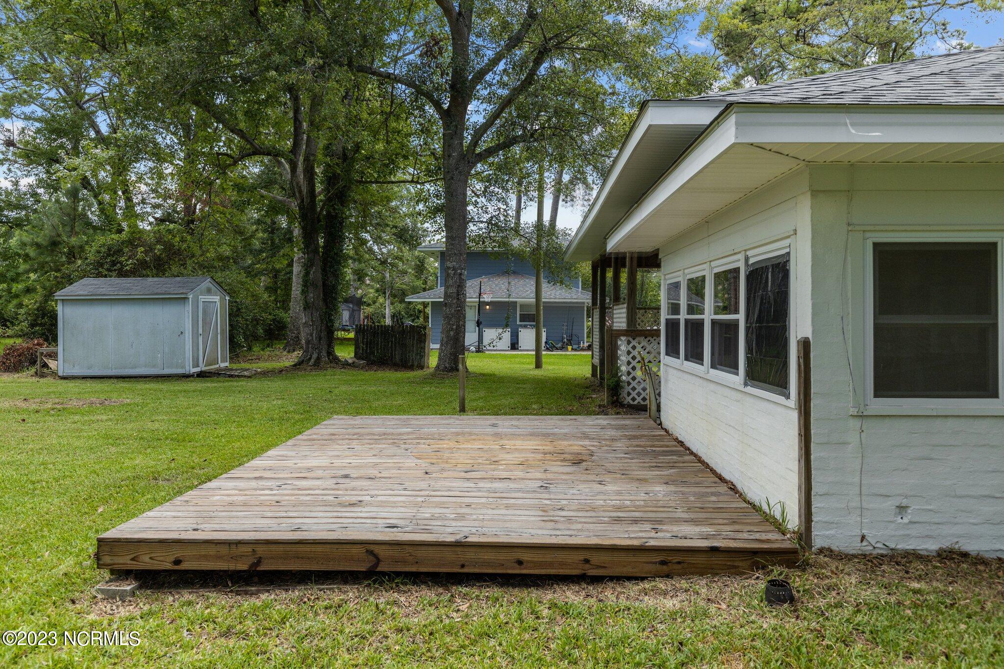 4303 Country Club Road Morehead City, NC 28557 - Photo 42 of 46