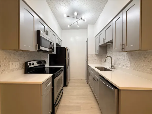$1,995 | 203 East 31st Street, Unit 101, Austin, TX 78705