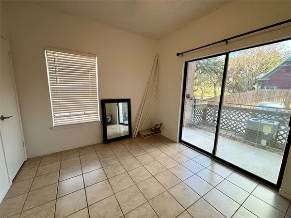 $1,995 | 203 East 31st Street, Unit 101, Austin, TX 78705