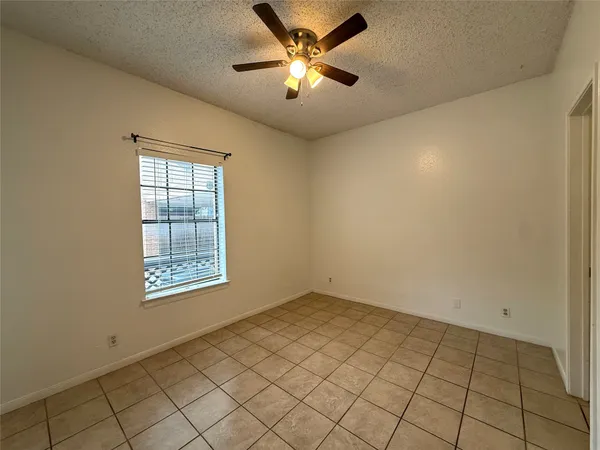 $1,995 | 203 East 31st Street, Unit 101, Austin, TX 78705