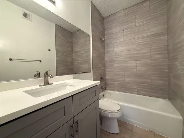 $1,995 | 203 East 31st Street, Unit 101, Austin, TX 78705