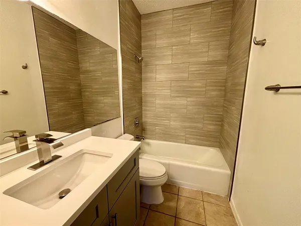 $1,995 | 203 East 31st Street, Unit 101, Austin, TX 78705