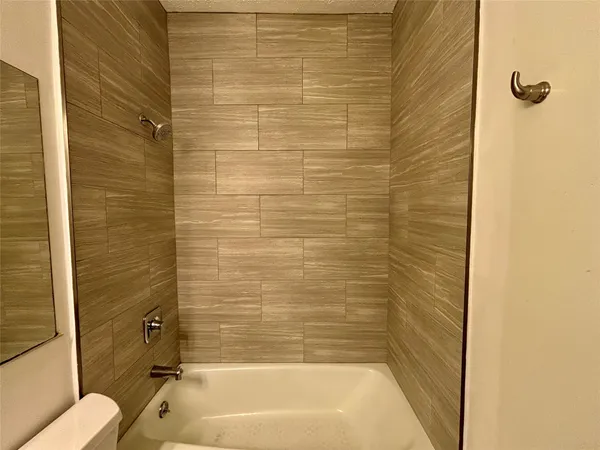 $1,995 | 203 East 31st Street, Unit 101, Austin, TX 78705