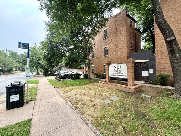 $1,995 | 203 East 31st Street, Unit 101, Austin, TX 78705