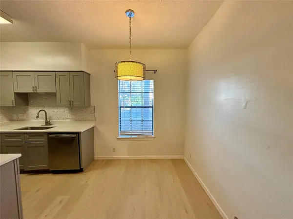 $1,995 | 203 East 31st Street, Unit 101, Austin, TX 78705