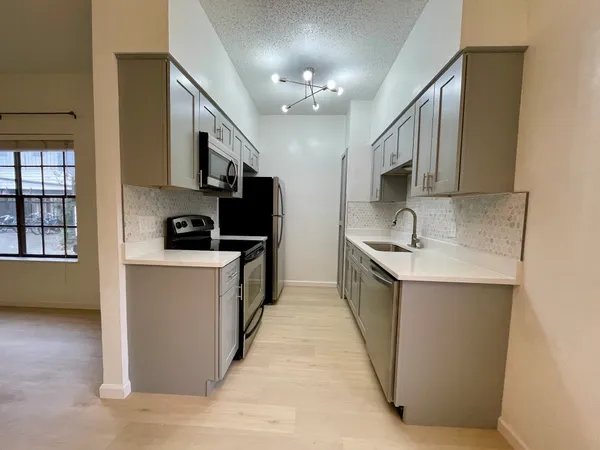 $1,995 | 203 East 31st Street, Unit 101, Austin, TX 78705